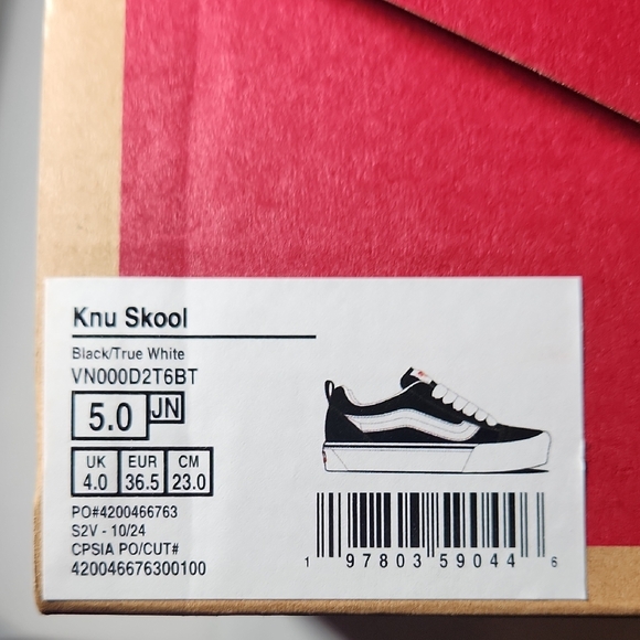 Vans Womens Size 6.5 Black and White Knu Skool Sneakers - Picture 6 of 6